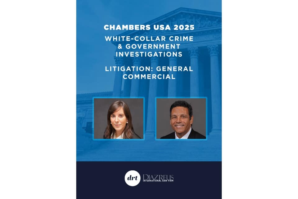 Reconocimiento legal Chambers USA 2025 a bufete internacional, relevante para litigios gubernamentales
