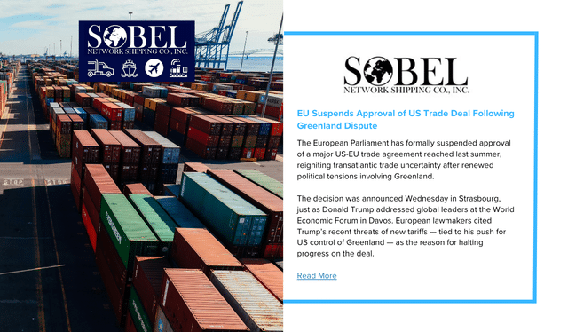 Puerto con contenedores de carga, afectado por suspensión comercial