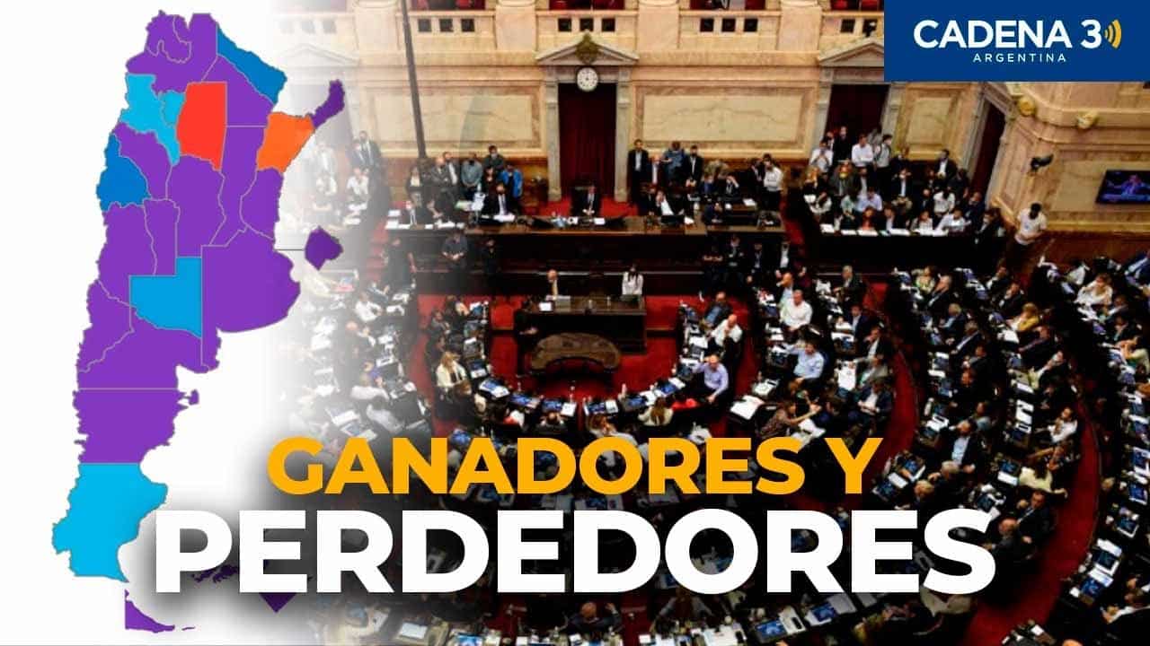 Sesión legislativa donde se debatió la reforma laboral, con un mapa de Argentina destacando provincias