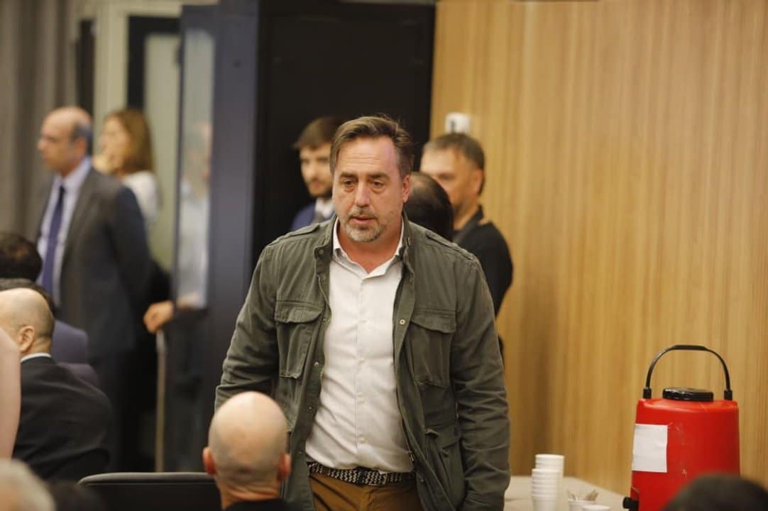 Ambiente en un evento o reuni&oacute;n donde se discuten temas ambientales o mineros