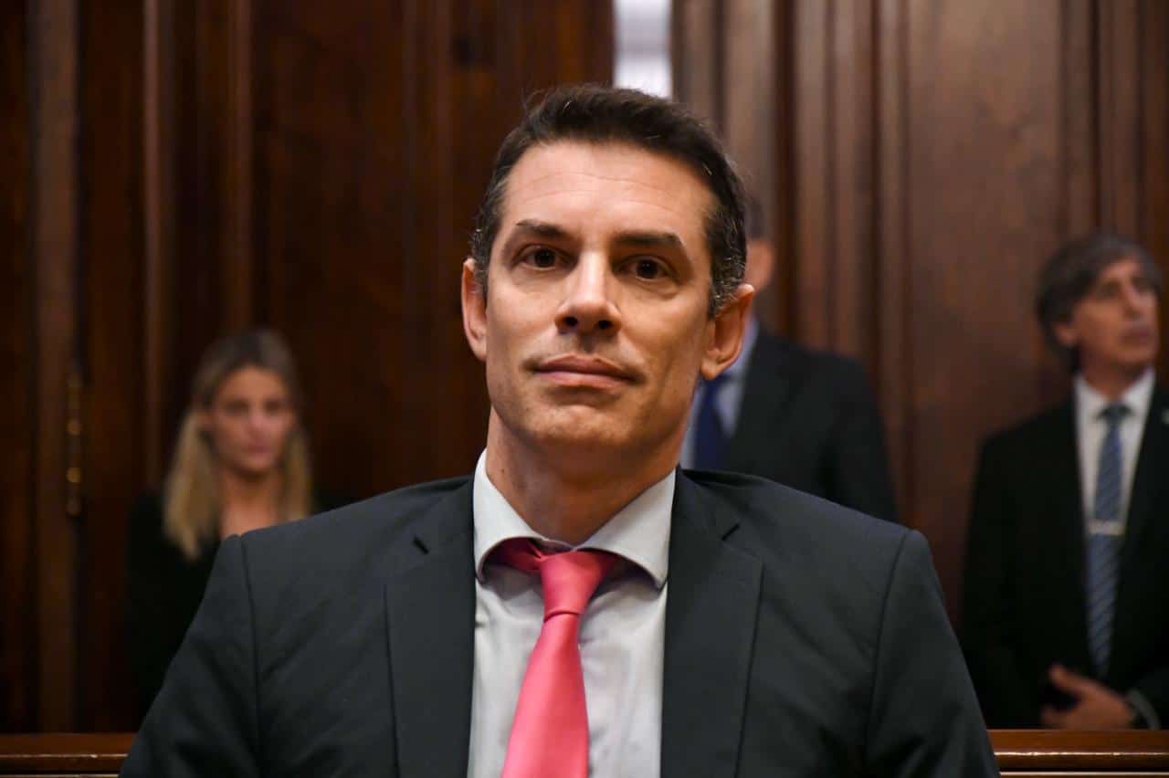 Sebasti&aacute;n Amerio en un entorno formal