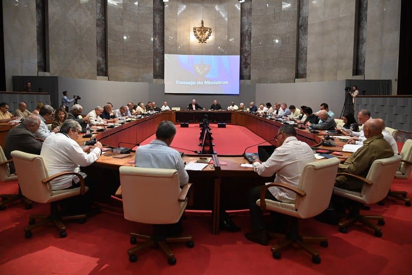 Reuni&oacute;n del Consejo de Ministros de Cuba donde se anunciaron las negociaciones con EE.UU.