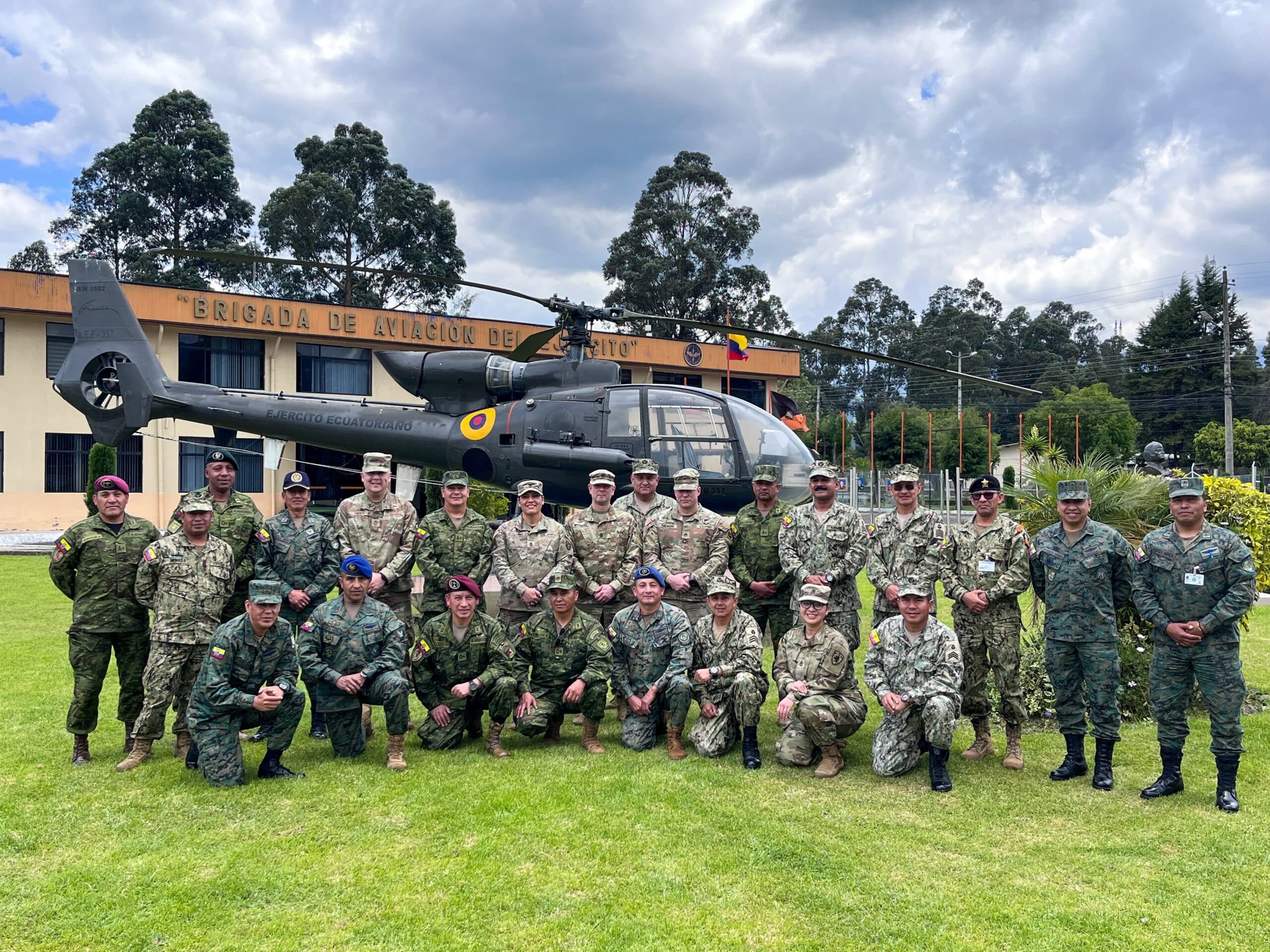 Cooperación militar internacional en aviación entre EE.UU. y Ecuador