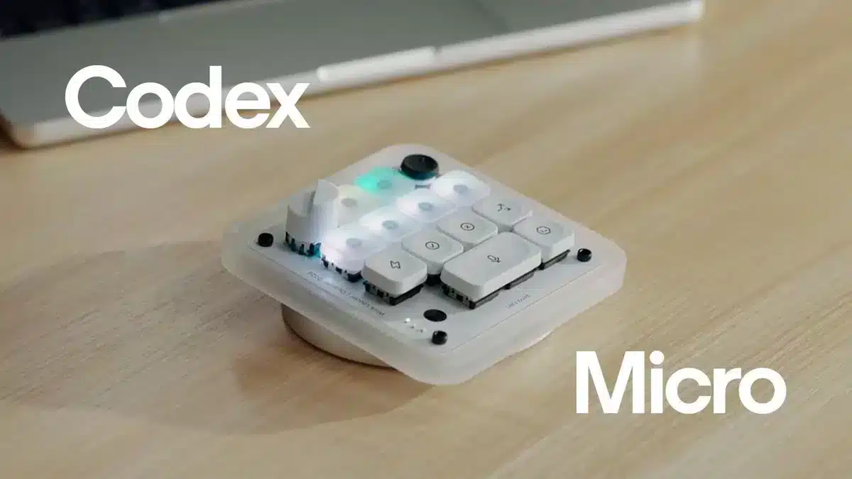 Codex Micro con teclas iluminadas y joystick