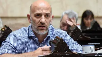 Emiliano Yacobitti en una reunión