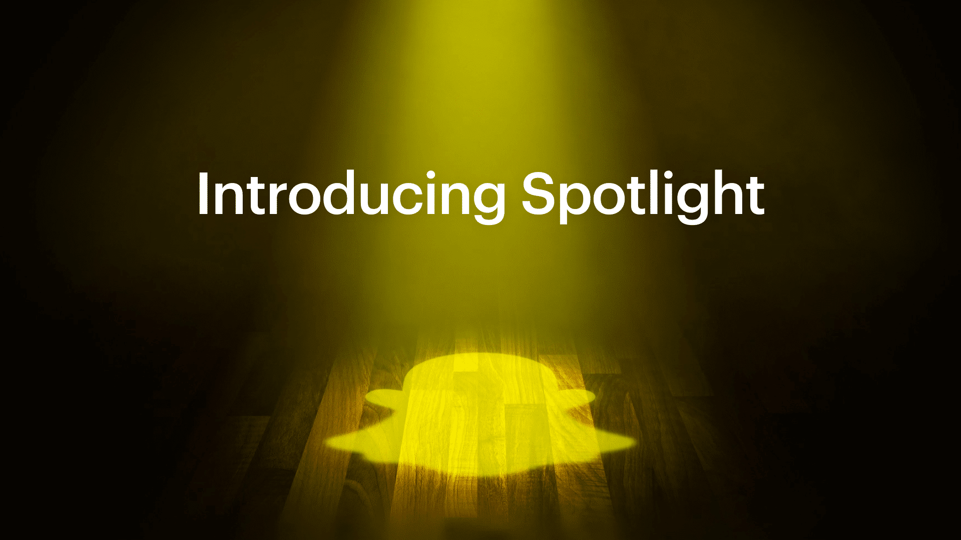 Introducción de Spotlight en Snapchat con el logotipo del fantasma proyectado