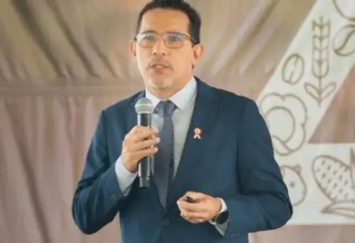 Christian Barrantes Bravo durante una presentación con elementos del sector agrario
