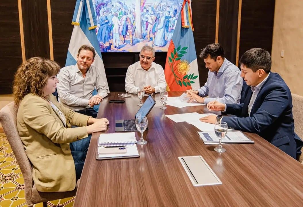 Reunión formal vinculada a las negociaciones salariales y de titularizaciones en Catamarca