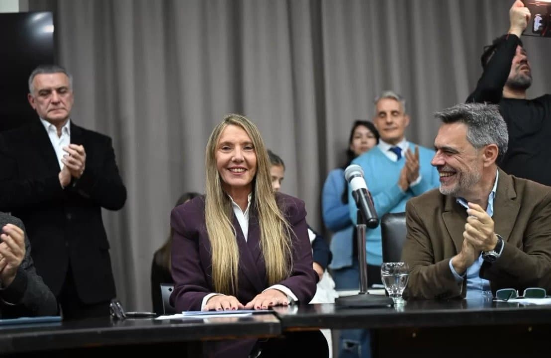 Claudia Negri, primera decana mujer de la Facultad de Medicina de la UBA, durante un evento institucional