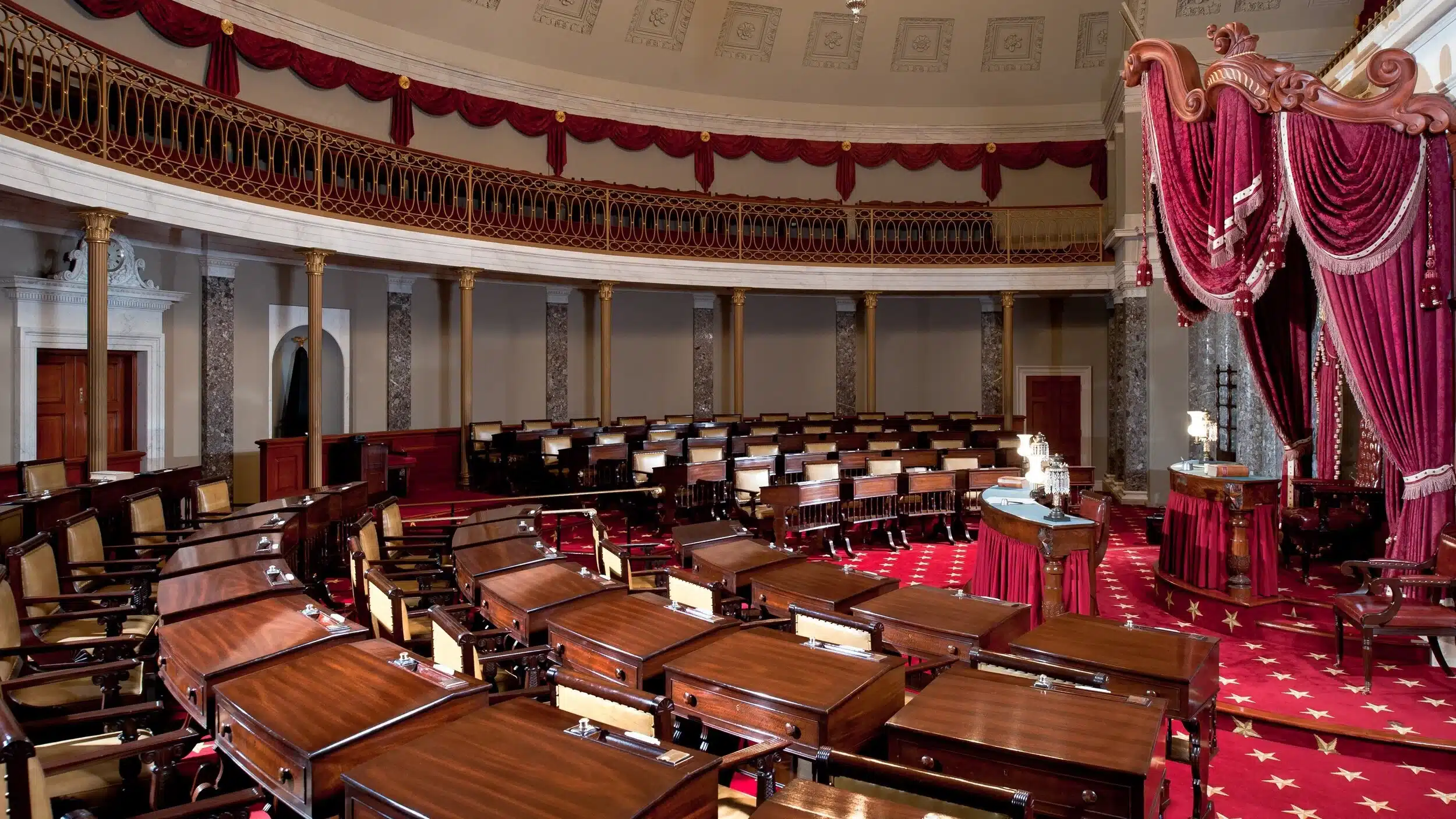 Sala del Senado de Estados Unidos vacía durante el receso