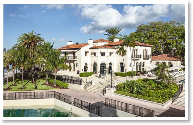 Residencia de lujo representativa de los enclaves exclusivos