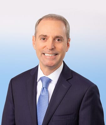 Shane Strum, CEO de Broward Health y CEO interino de Memorial Healthcare System