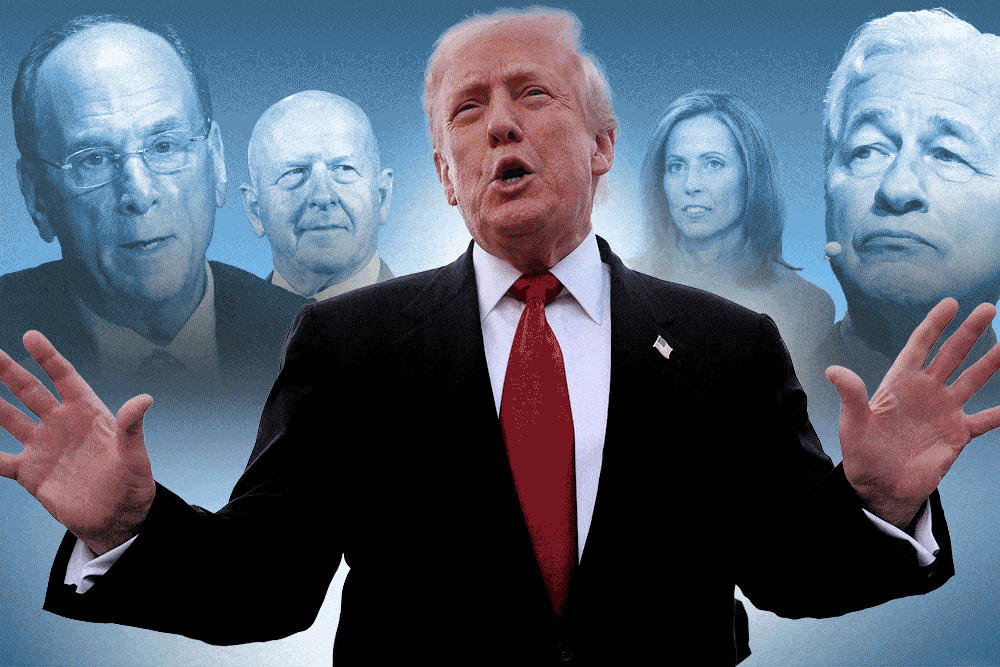 El presidente Trump gesticula durante la cena con CEOs en la Casa Blanca