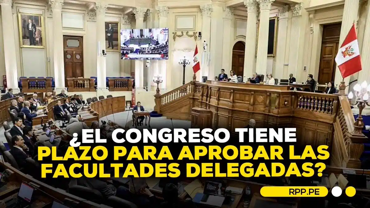 Sesión del Congreso con legisladores y banderas peruanas durante el debate sobre facultades legislativas