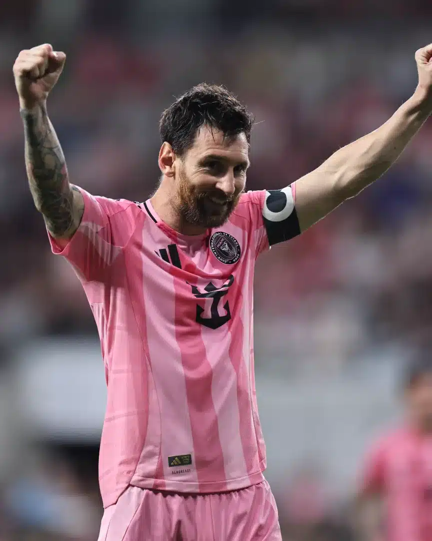 Jugador del Inter Miami celebrando con el puño en alto