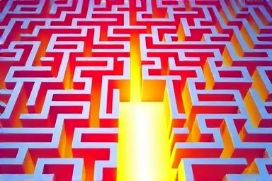 Maze metaphor for navigating complex texts with strategic clarity.
