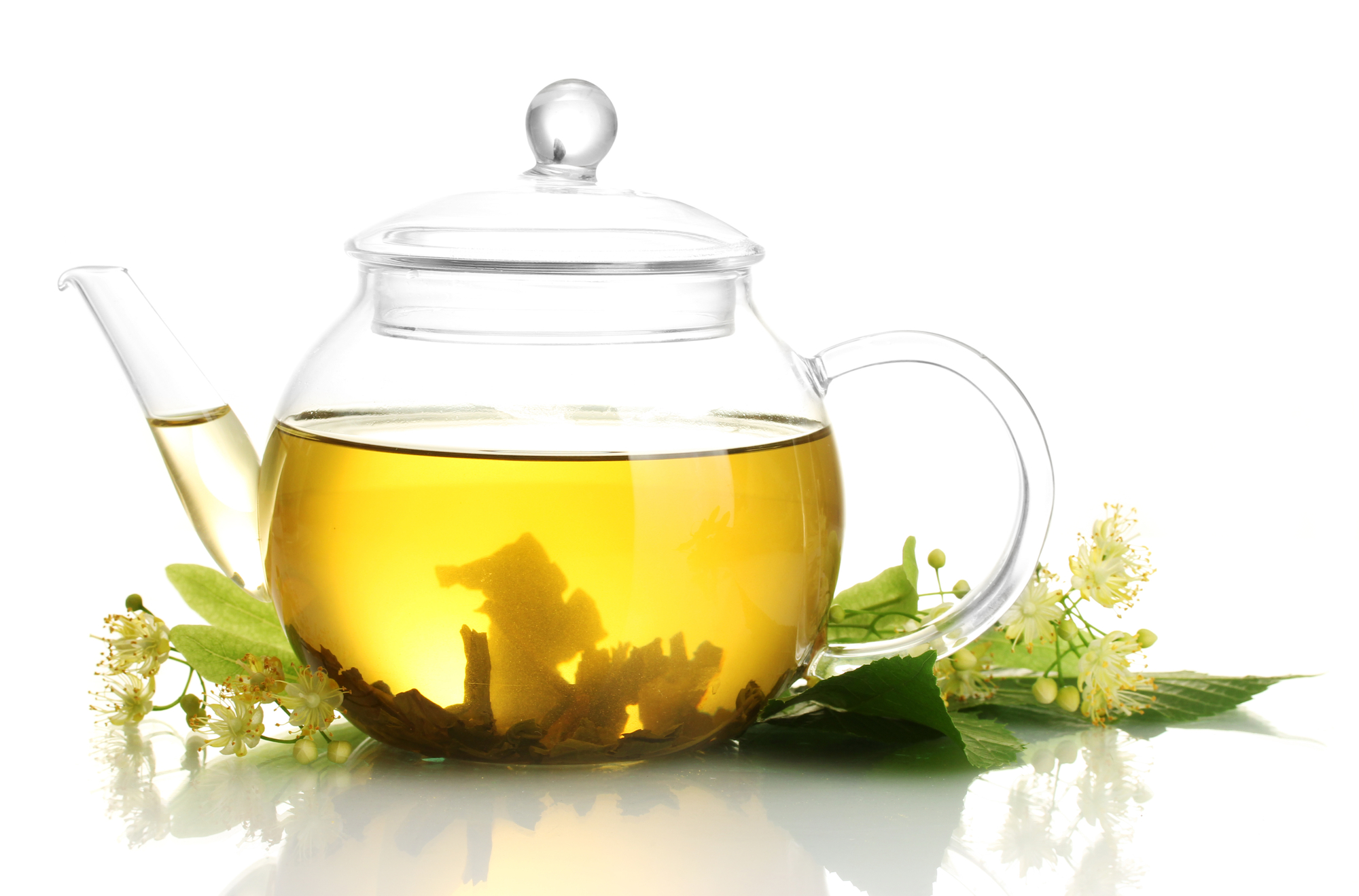 يساعد الشاي الأخضر في الحفاظ على مستويات البروتين المناسبة لفروة الرأس