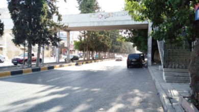 جسر مشاة جامعة اليرموك في إربد مغلقا-(الغد)