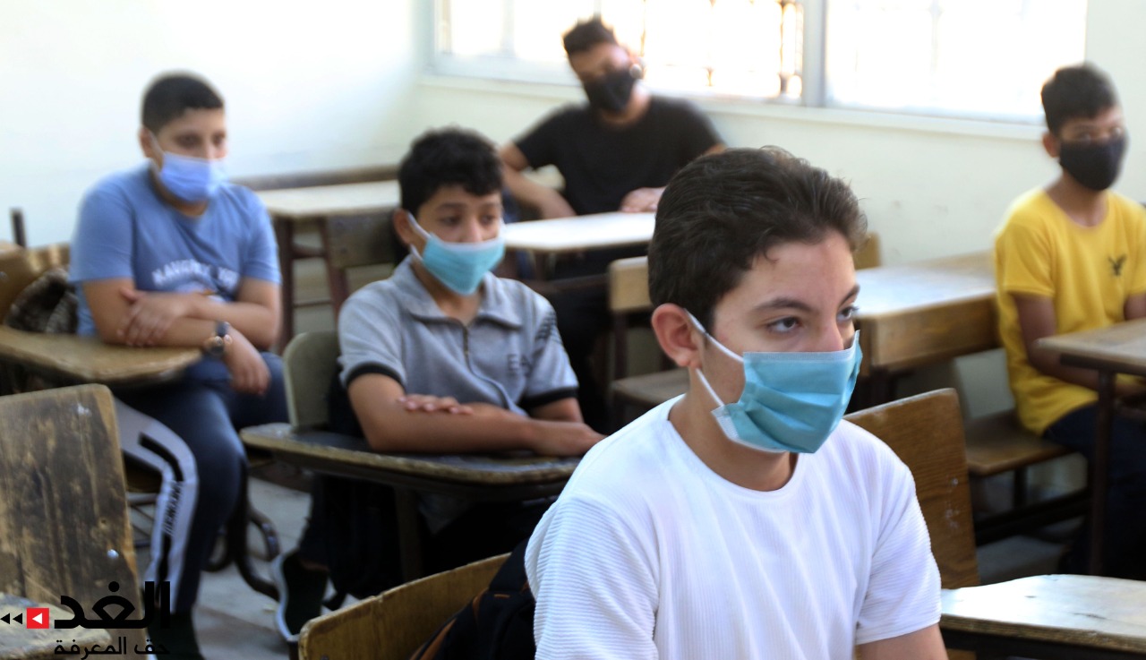 طلاب في غرفة صفية -(تصوير: ساهر قدارة)