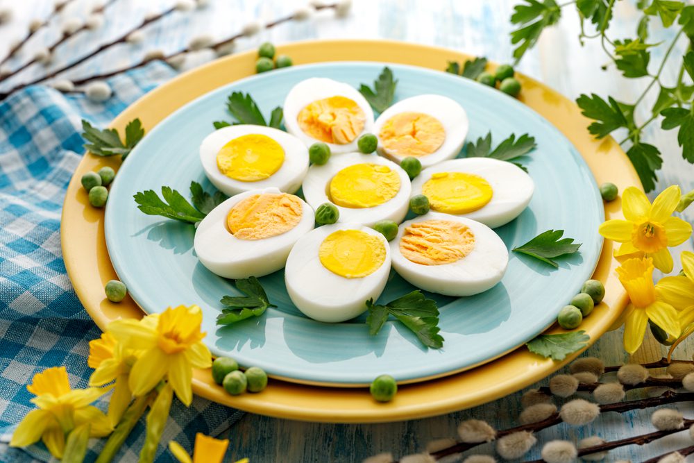 طريقة خاطئة عند سلق البيض تسبب التهاب الأمعاء - جريدة الغد