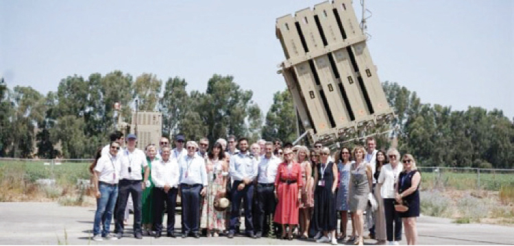 وفد برلماني فرنسي يزور موقعاً عسكرياً إسرائيليا في رحلة من تنظيم "إلنت" - (أرشيفية)