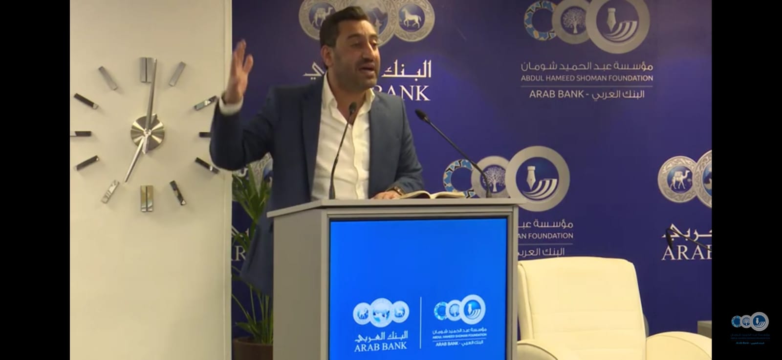 إشهار كتاب "هدنة لمراقصة الملكة" للشاعر سلطان القيسي