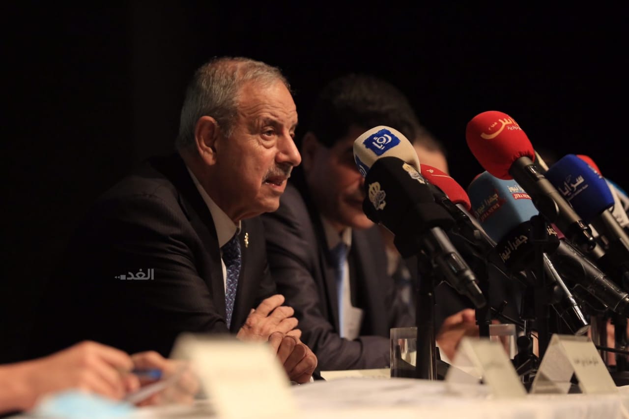 وزير الإدارة المحلية توفيق كريشان خلال المؤتمر الصحفي أمس (تصوير: أمير خليفة)