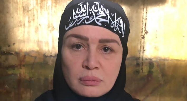 إلهام شاهين تصدم جمهورها بزي داعشي!