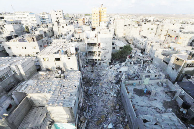 آثار الدمار الذي خلفه القصف الإسرائيلي على مدينة رفح في قطاع غزة - (وكالات)
