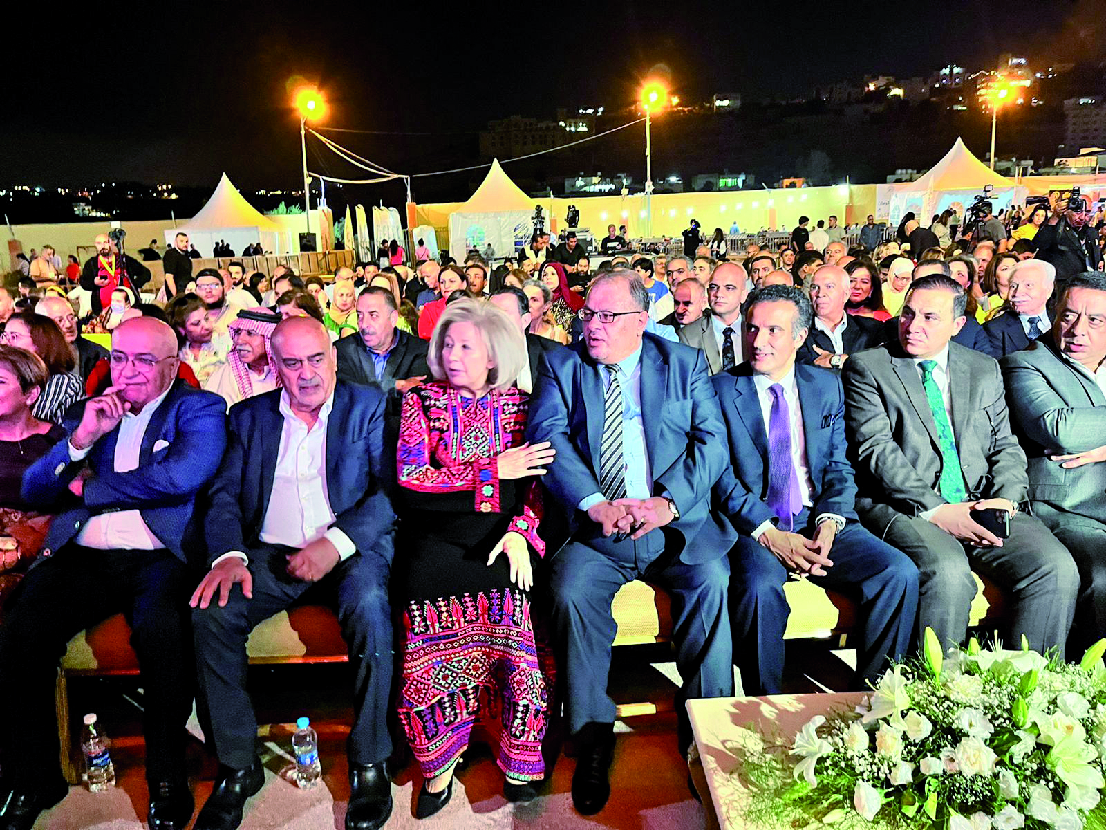 جانب من الحضور خلال حفل افتتاح مهرجان الفحيص أمس - (الغد)