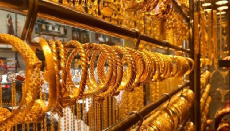 مصاغات ذهبية معروضة في أحد محال بيع الذهب-(ارشيفية)