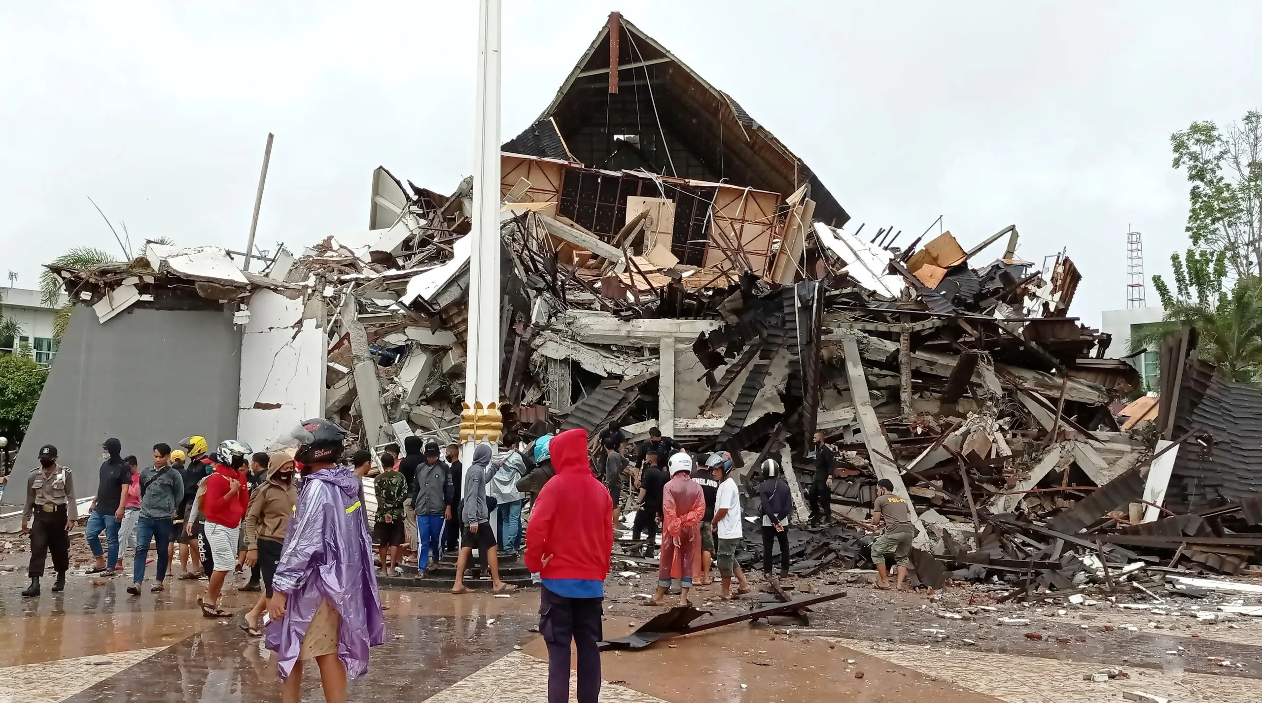 ارتفاع ضحايا زلزال اندونيسيا إلى 162 قتيلا - جريدة الغد