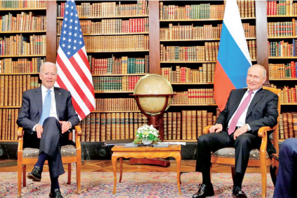 الرئيسان فلاديمير بوتين وجو بايدن في قمة أميركية روسية في جنيف، 2021 – (المصدر)