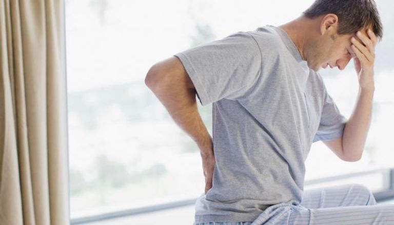 دكتور روسي يوضح كيف نتعامل مع ألم الظهر قبل الذهاب للعيادة