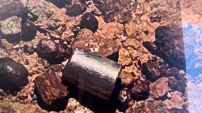 أجرت السلطات عملية بحث ضخمة للعثور على الكبسولة