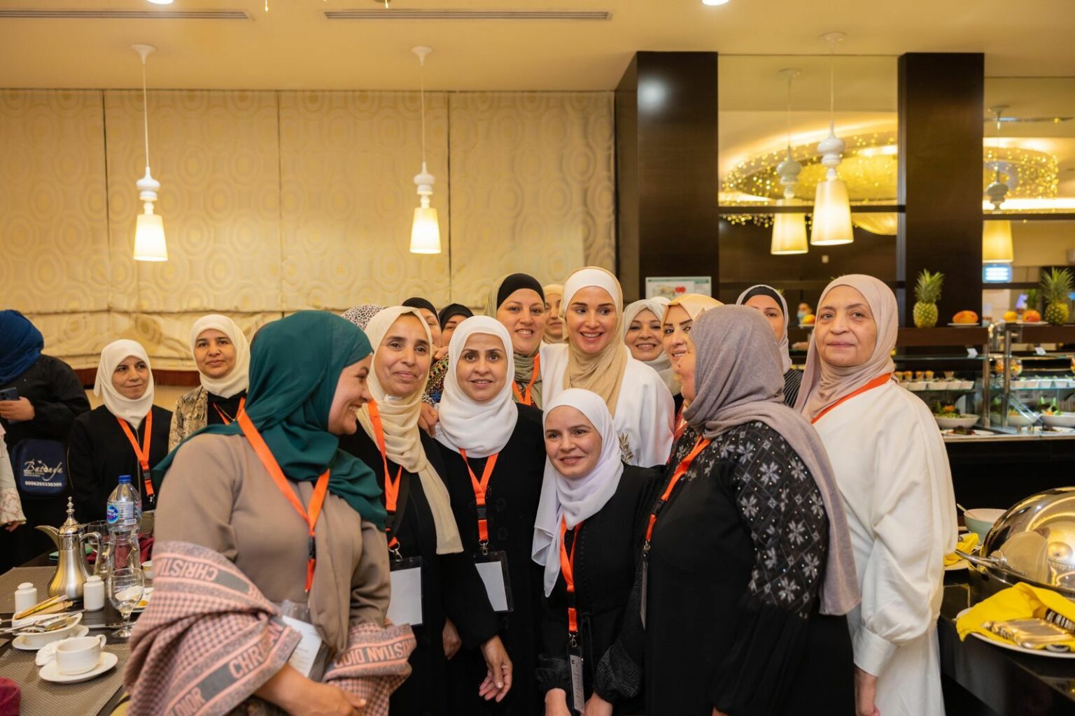 الملكة رانيا تقيم مأدبة إفطار لأردنيات معتمرات في مكة المكرمة