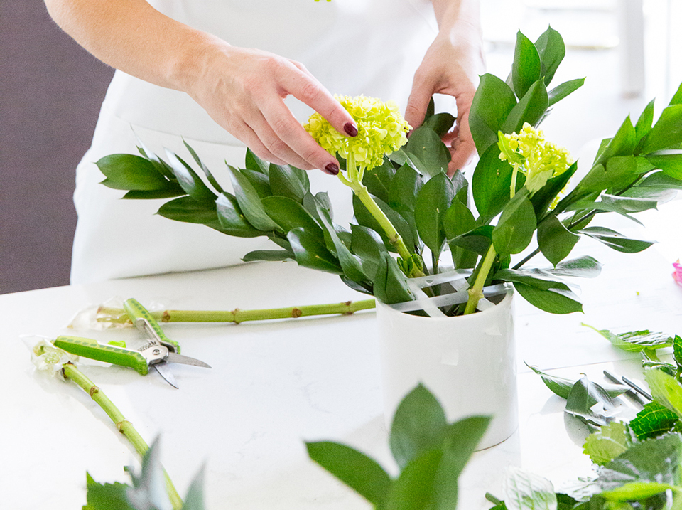 Simple Steps To Arrange Flowers Like A Pro, 52% OFF