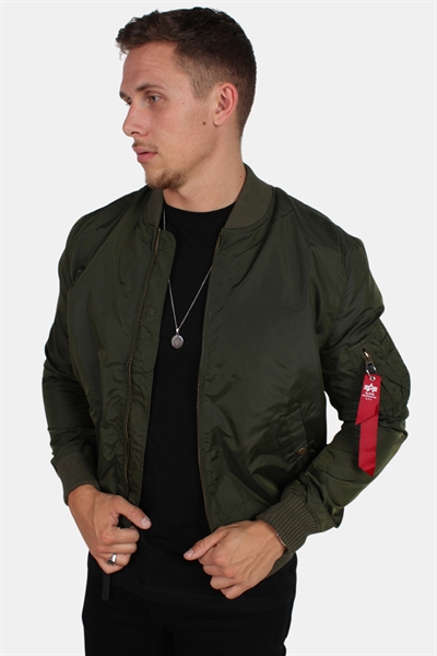 NYT, Alpha Industries MA 1 TT Bomber Jakke Dark Green fra Køb Alpha Industries MA 1 TT Jakke Dark Maroon Her! | Ganto