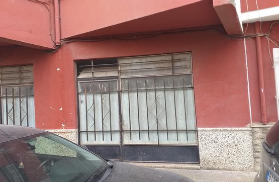 Local comercial de 238m² en calle Santa Rosa, Almería