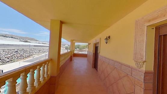 Piso de 161m² en calle Fuente, Adra, Almería