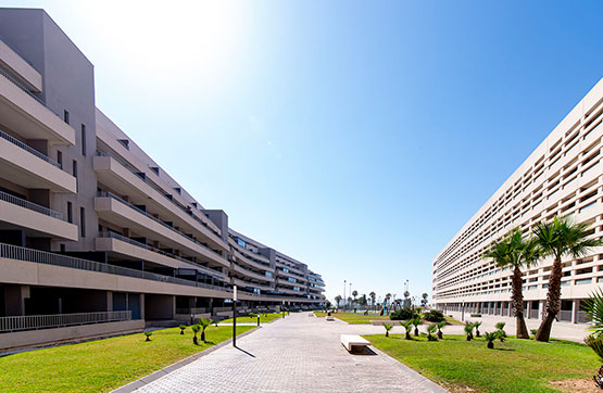 Piso de 118m² en avenida Ciudad De Cadiz, Roquetas De Mar, Almería