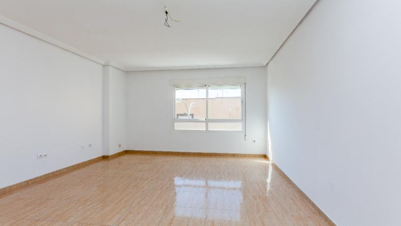 Piso de 143m² en calle Alcala, Vícar, Almería