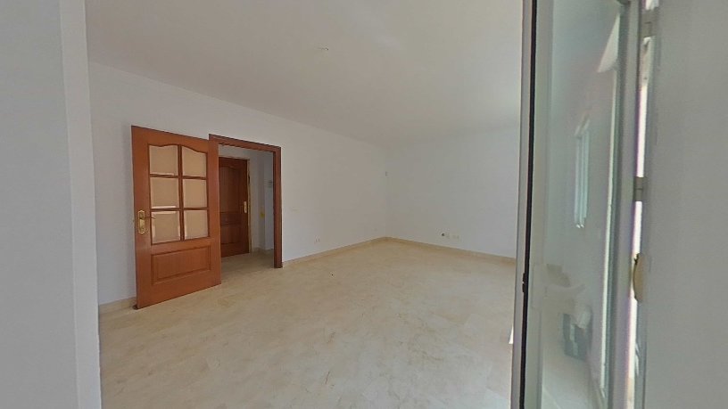 Piso de 88m² en calle Surinam, Roquetas De Mar, Almería