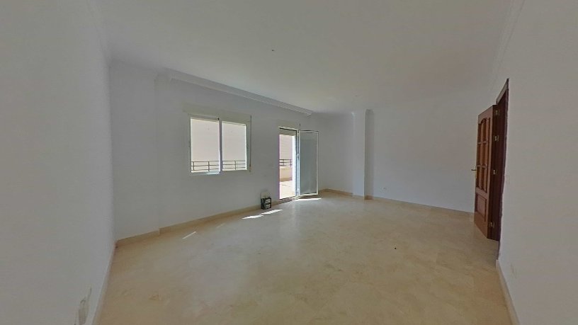 Piso de 88m² en calle Surinam, Roquetas De Mar, Almería