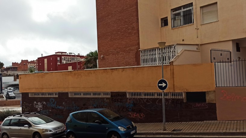 Local comercial de 1526m² en calle Traviata, Almería