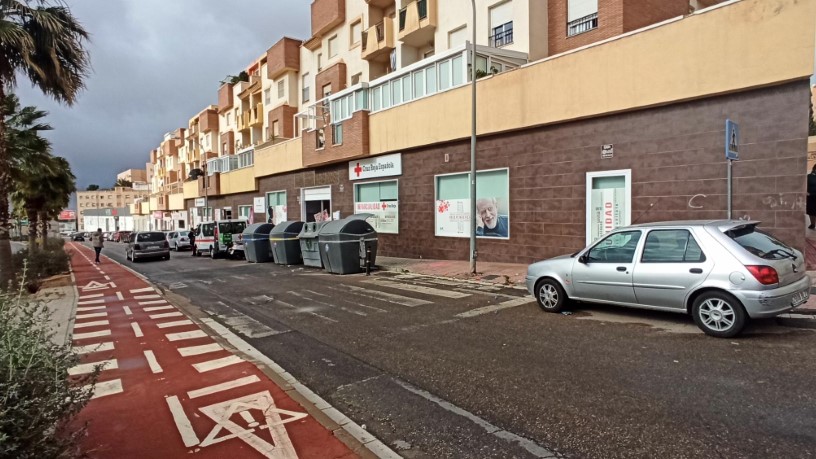 Local comercial de 1526m² en calle Traviata, Almería