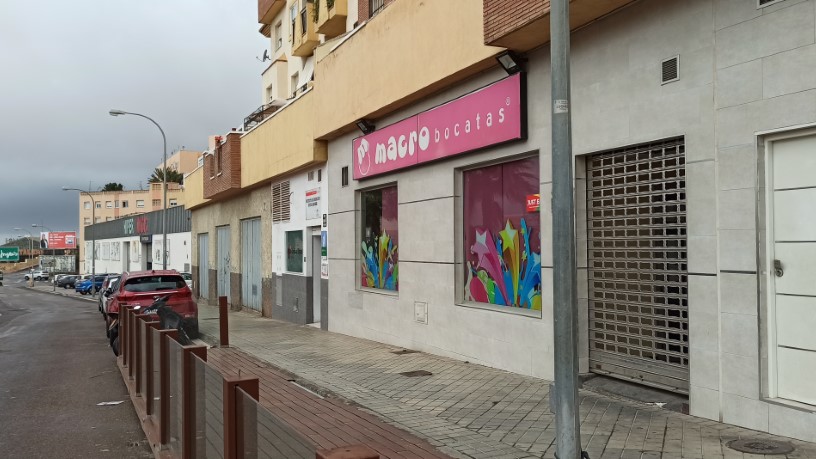 Local comercial de 1526m² en calle Traviata, Almería