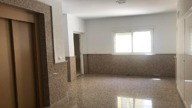 Local/Oficina de 118m² en calle Tulipan, Benahadux, Almería