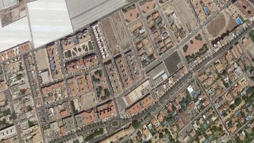 Terrain urbain de 2433m² dans rue Puente Genil (M), Roquetas De Mar, Almería