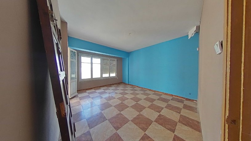 105m² Flat on square Miguel Martin, Algeciras, Cádiz